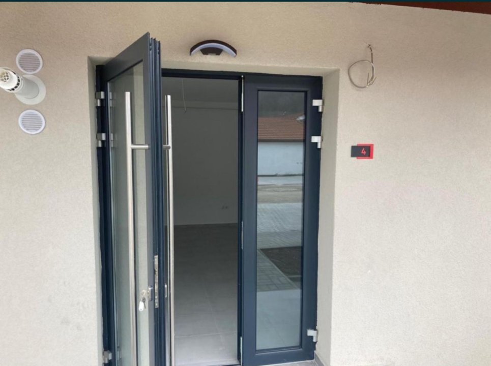 Vand spatiu comercial in complex Maurer Sighisoara