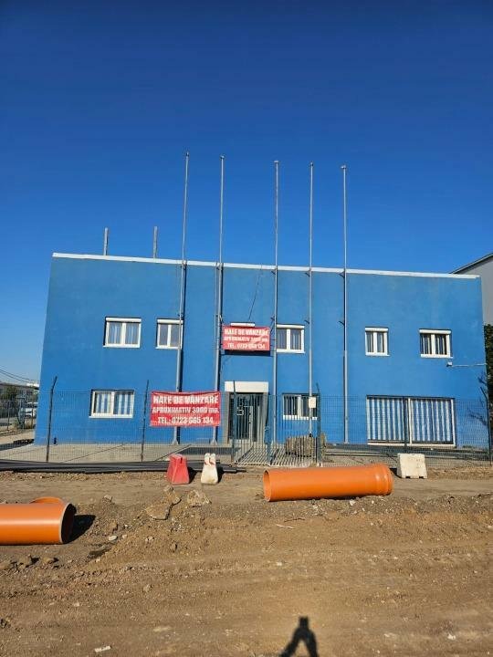 Hala cu birouri de inchiriat