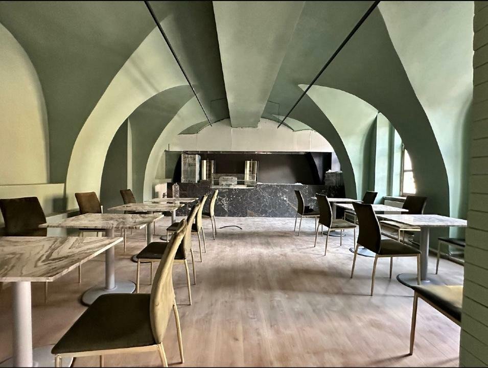 Vand afacere la cheie, restaurant complet utilat, totul nou, pe str Napoca.