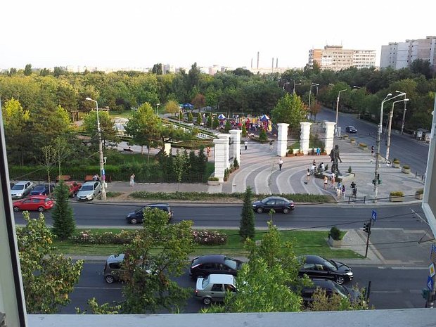 Parc Ior Intrarea Cu Statuia Cuza Apartament Cu 2 Camere De Vanzare In Bucuresti Judetul Bucuresti Ilfov Xv0300s05 53 000 Eur