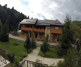 Casa de vânzare 5 camere, în Slanic-Moldova, zona Nord-Est