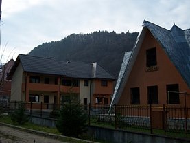 Casa de vânzare 8 camere, în Slanic-Moldova, zona Nord-Est