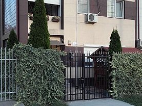 Casa de vânzare 8 camere, în Costinesti, zona Central