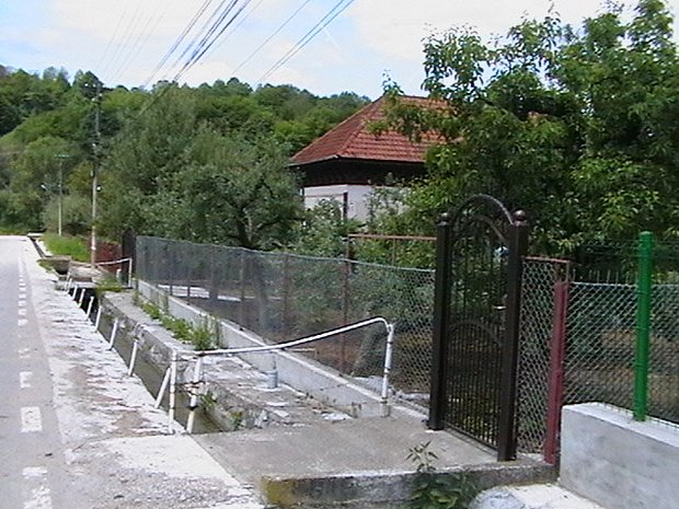 Vand Casa Boiereasca Deosebita In Comuna Malu Cu Flori Judetul