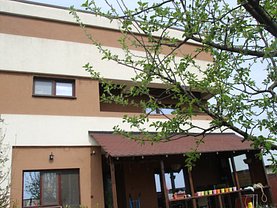 Casa 10 camere în Frumusani