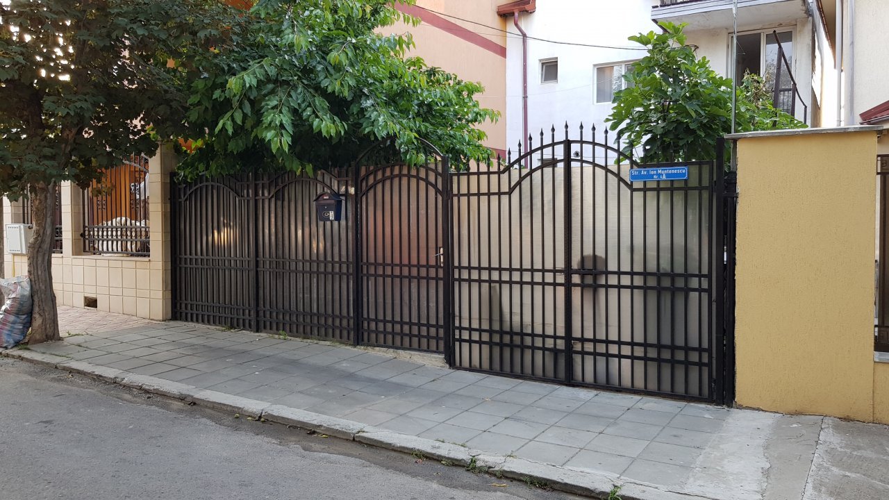 Vila P+E+M, Piata Chiliei, Bd. Mamaia. casa/vila cu 4 camere de