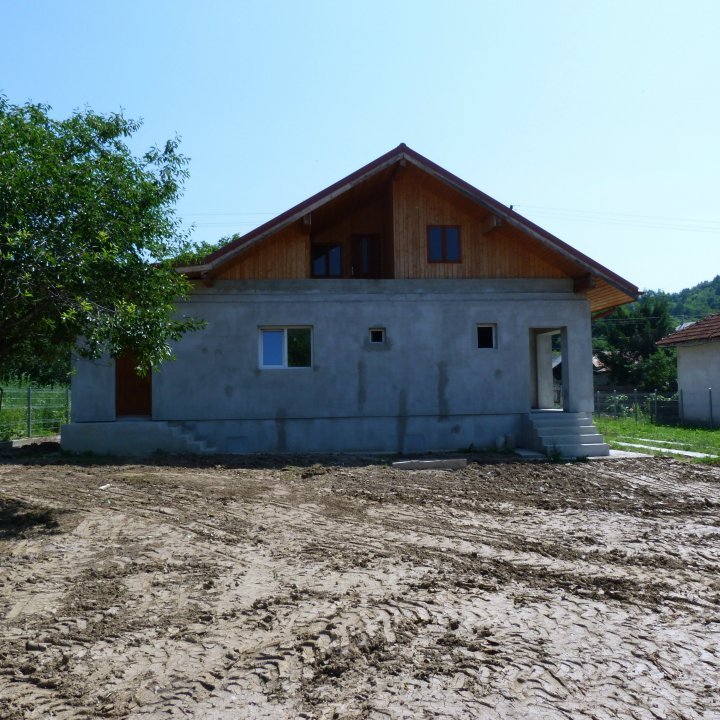 casa de vinzare in Dâmboviţa - imaginea 4