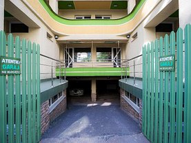 Casa de vânzare 18 camere, în Galati, zona Siderurgistilor