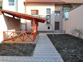 Casa de vânzare 6 camere, în Arad, zona Poltur