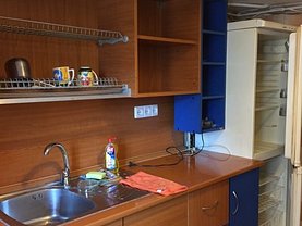 Apartament de închiriat 3 camere, în Buzău, zona Central