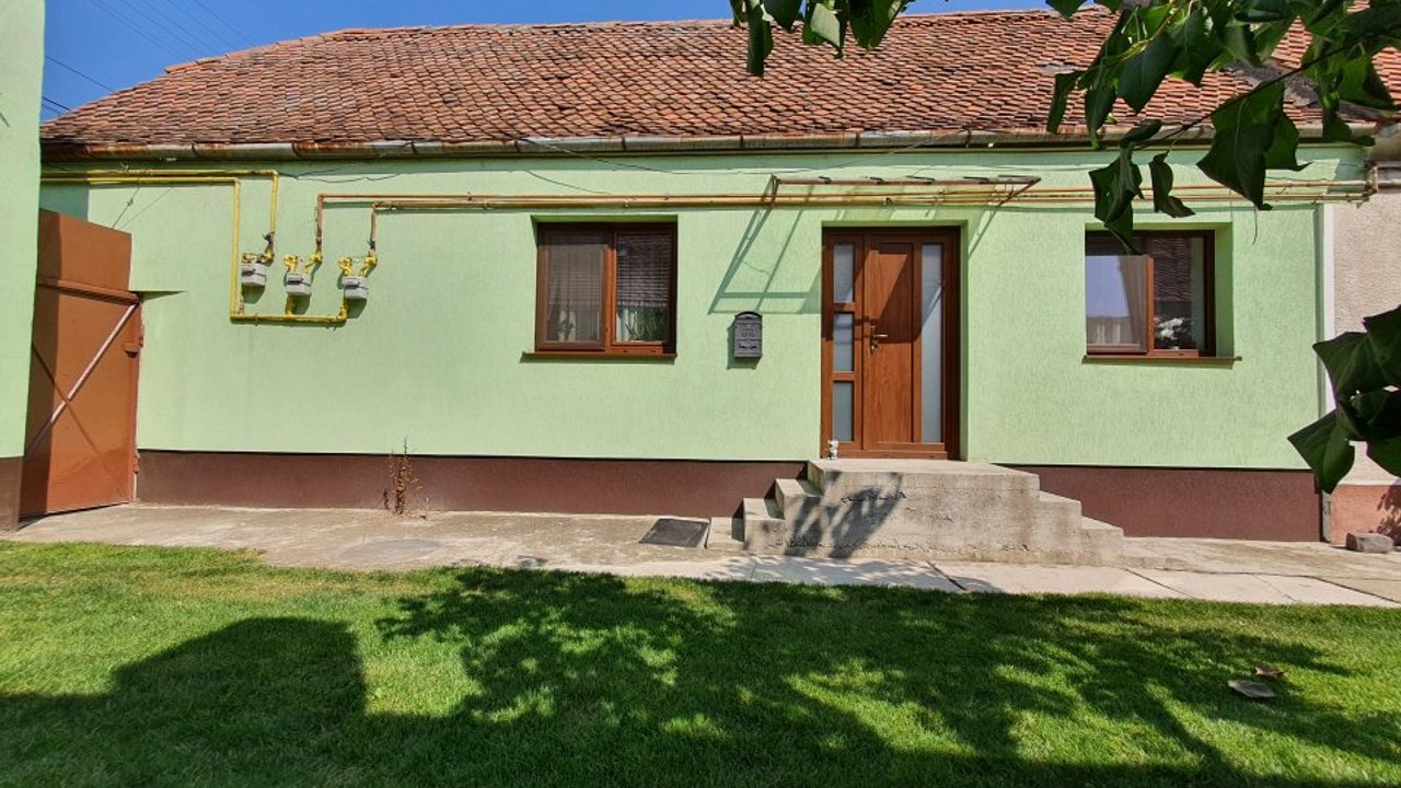 Casa / Apartament 2 camere cu curte de inchiriat in Codlea