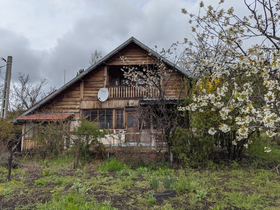 Casa De Vacanta Si Livada Mp Chicerea Casa Vila Cu Camere De