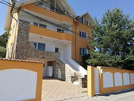 Casa 10 camere în Pitesti, Gavana