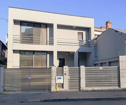 Casa de vânzare 4 camere, în Ploieşti, zona Democraţiei