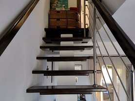 Casa 4 camere în Ipotesti