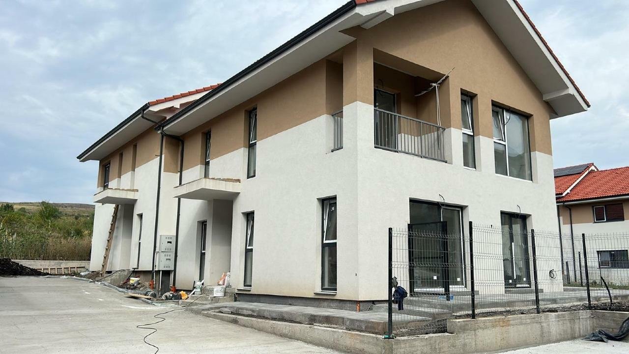 Case de vanzare pe Valea Chintaului de tip DUPLEX - Chinteni Green Village