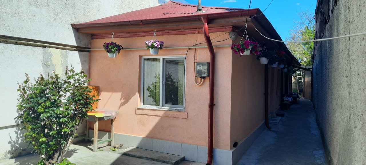 Casa + curte central Piata Mare, Braila casa/vila cu 3 camere de