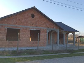 Casa 3 camere în Simand