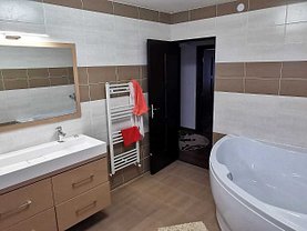 Casa 4 camere în Bistrita