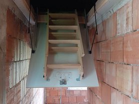 Casa 4 camere în Satulung