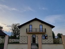 Casa 3 camere în Sanmihaiu Roman