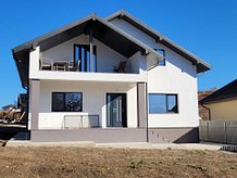 Casa 3 camere în Tomesti