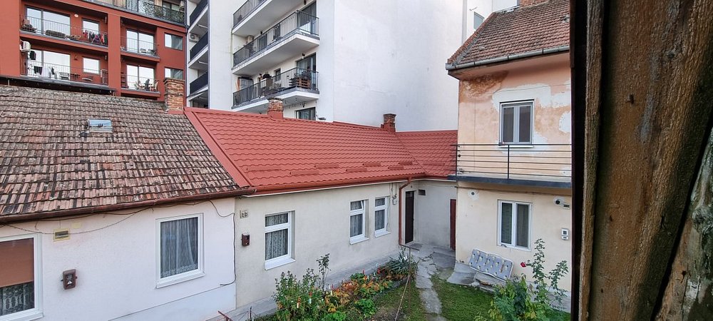 Central Cluj-Napoca | Apartament la casă | 2 camere | 34 mp | grădină | curte - imaginea 0 + 1