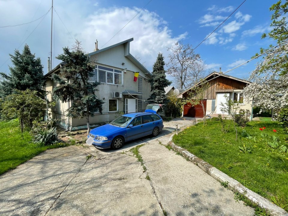 Vand casa si teren 33 ari