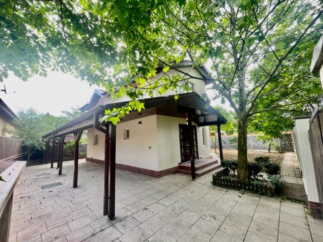 Proprietar , vand vila cocheta in Corbeanca , langa padure