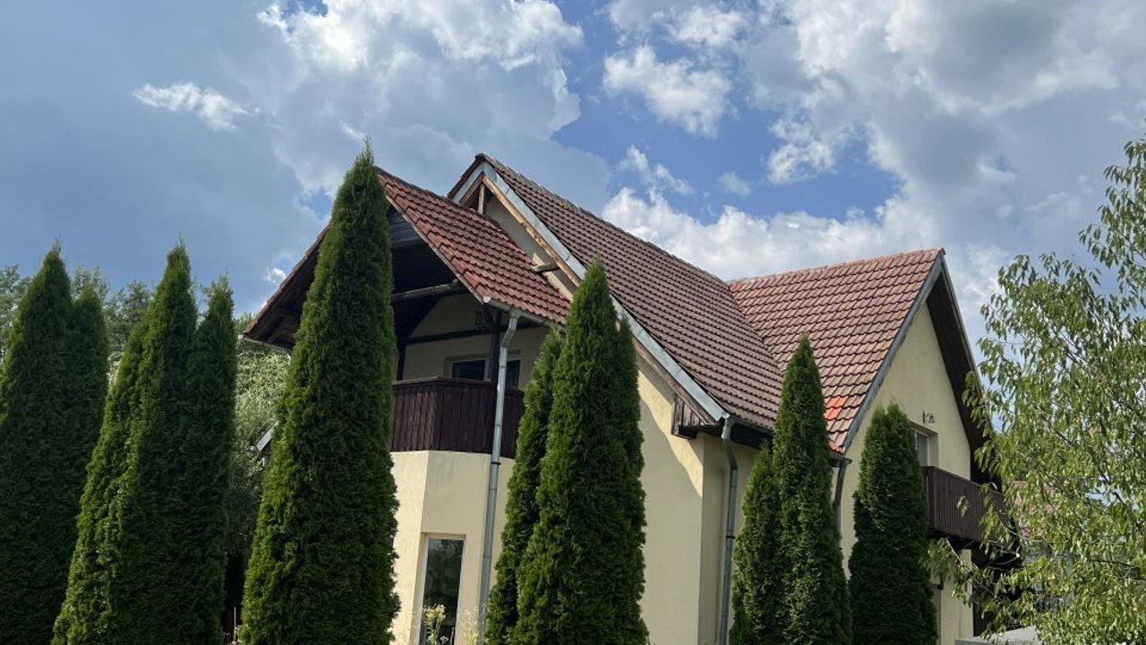 Vila de vacanţă sau rezidenta permanentă în Stoenesti ,Jud Vâlcea