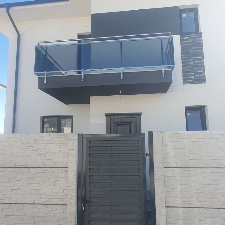 Vilă P+1+pod Dragomireşti Deal str.Garofiţei