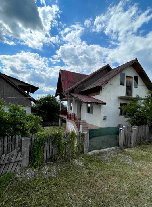 Casa+dependinte+teren in sat Greci, com. Mateesti - Valcea