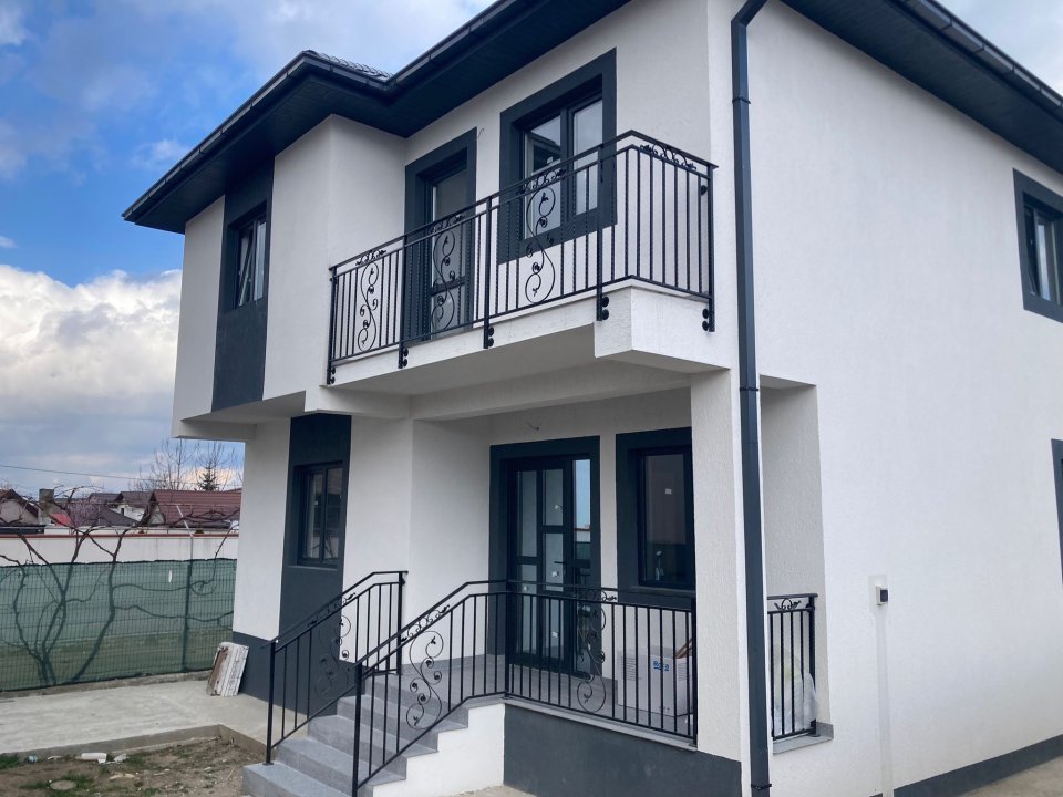 Proprietar vând vila p+1E