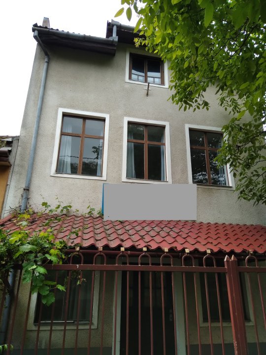 Vand cladire P+E+M zona rezidentiala linistita