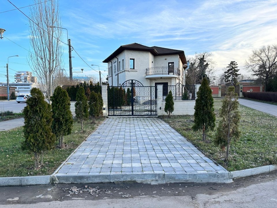 Vila P+1E in Statiunea Mamaia- Vedere la Lac