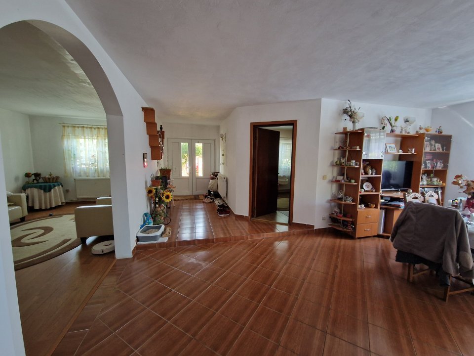 Casa 7 camere de Vanzare