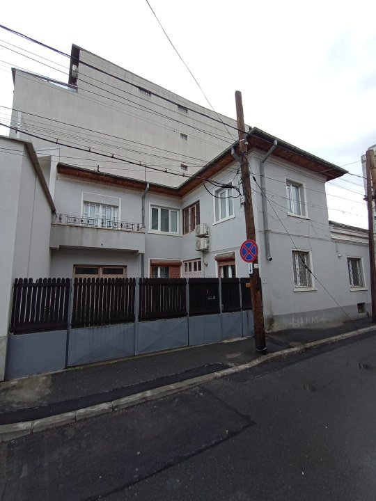 De vanzare casa individuala S+P+1, curte proprie, zona Marriott - 13 septembrie