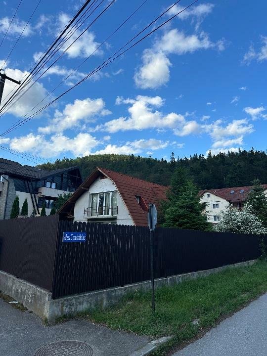 Vila Panoramica in Busteni cu Priveliste catre Muntii Bucegi si Crucea Caraiman