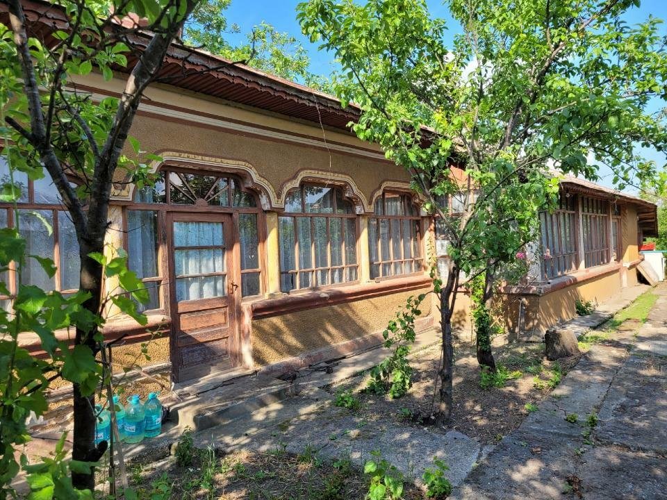 Casa si Teren 1360 mp Varasti Giurgiu 15 km de Bucuresti