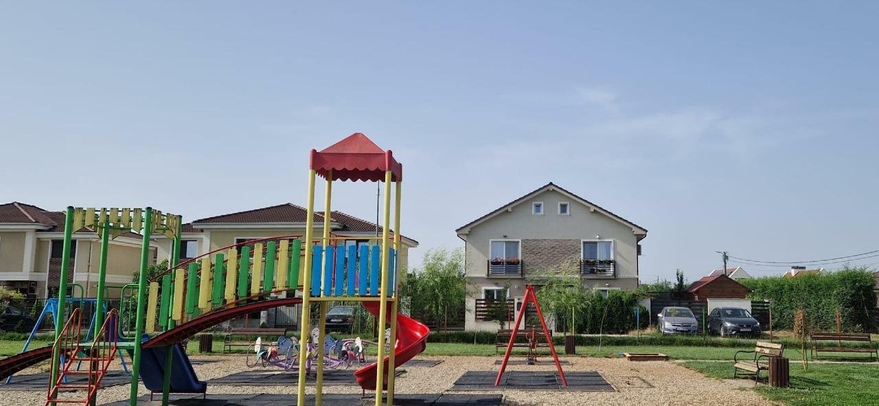 Proprietar, vand 1/2 duplex in Mosnita Veche, cartier Serena 1