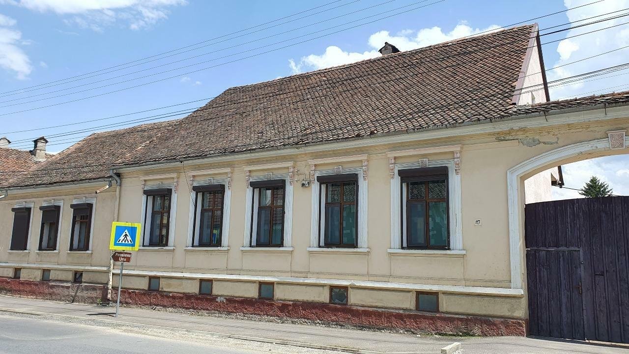 Casa saseasca si sura