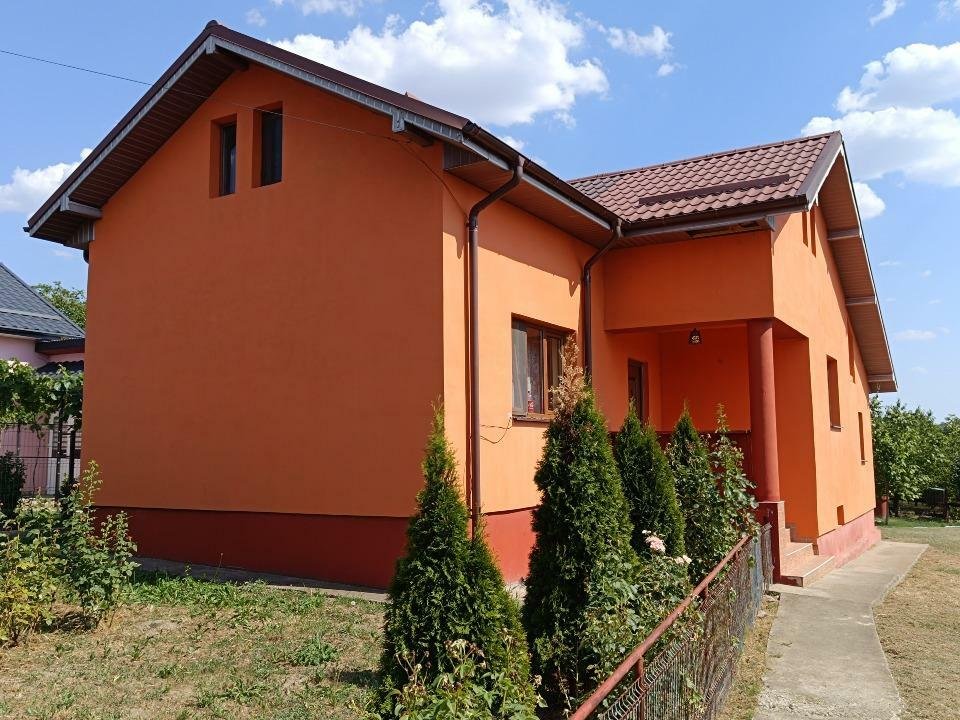 Vând Casă în Deleni Dolj 2700mp INTRAVILAN la 13Km de Craiova