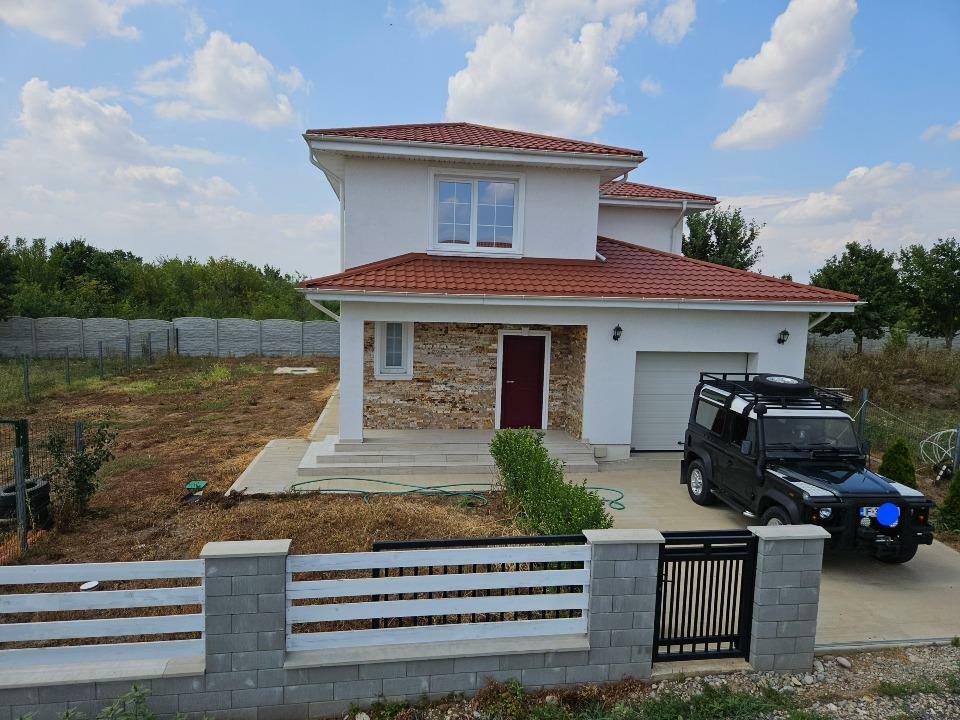 Casa individuala P+1Etaj şi garaj Cartier rezidential 600 m2 teren TVA inclus