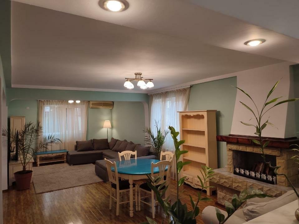 Proprietar, vand vila individuala Siseşti, singur in curte