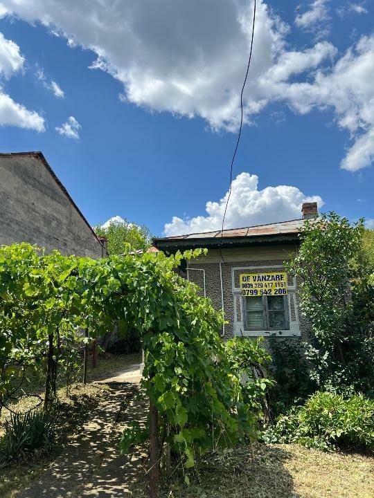 CASĂ DE VÂNZARE  RĂZVAD 