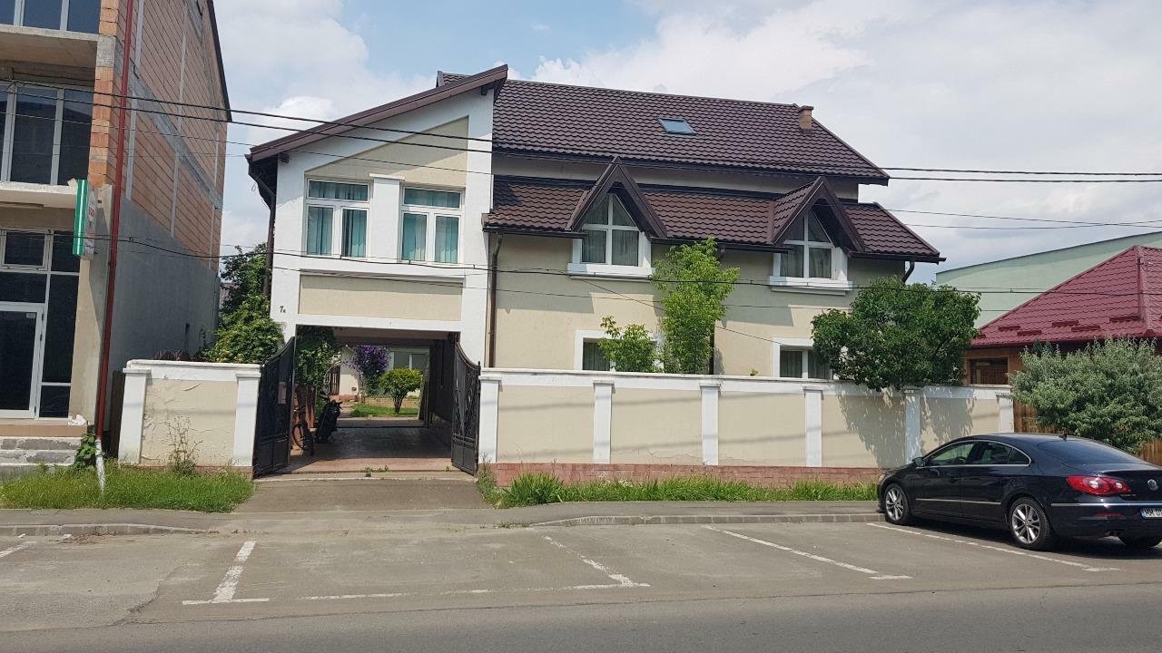 Casă Deosebită de Vânzare în Baia Mare, Str. Garoafelor