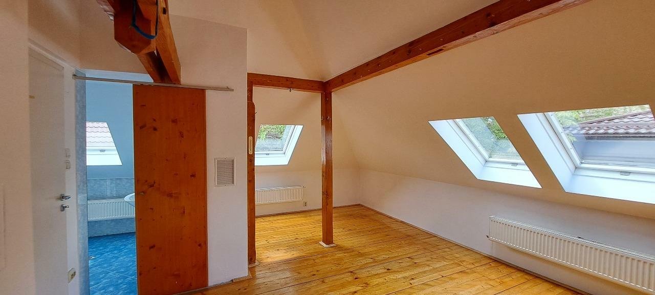 Casa 5 camere şi curte de vanzare, in sector 3,Piata Alba Iulia