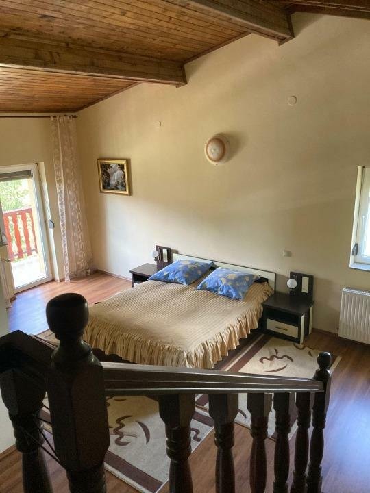 Vânzare Casa Tip Vila + Teren 2000m, Predeal intr-o zona frumoasa şi liniştită
