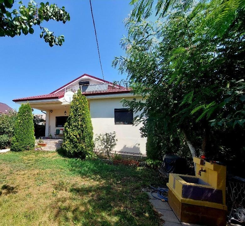 Casă de Vânzare în Corbu - Locaţie Ideală pentru Familie sau Investiţie