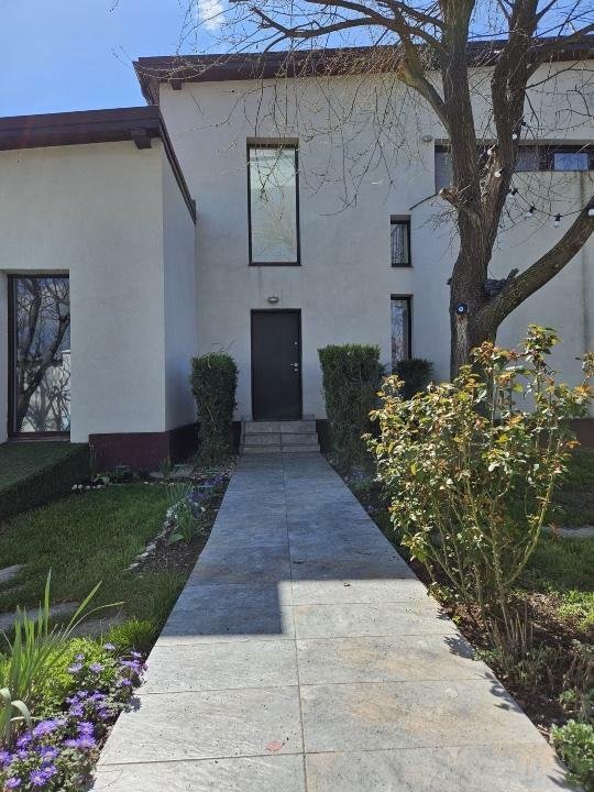 Casa 5 camere 635 mp teren langa Bucureşti